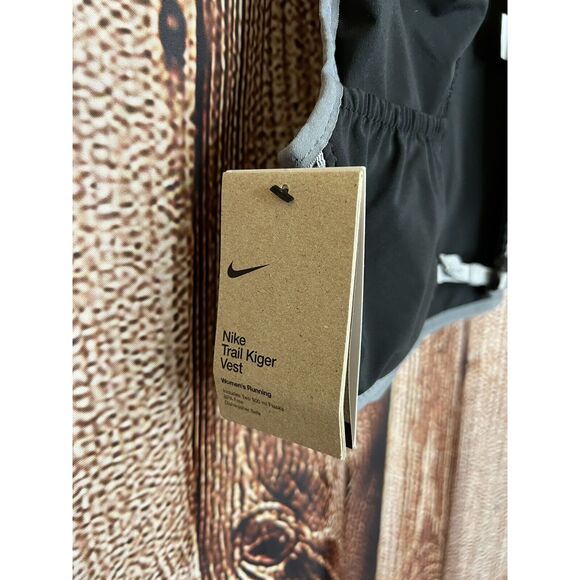 Nike Trail Kiger 4.0 Vest Running Black/Cool Wolf Grey/White Women MEDIUM/LARGE - Picture 3 of 4